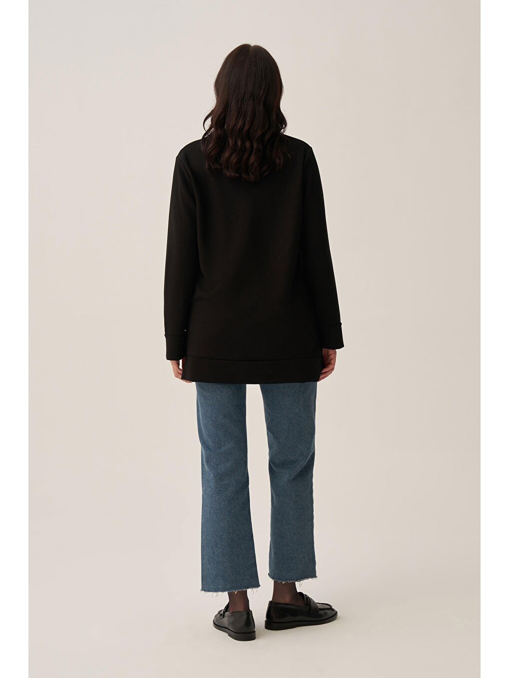 Siyah-Yumuşak Dokulu Gold Dügmeli Sweatshirt-3