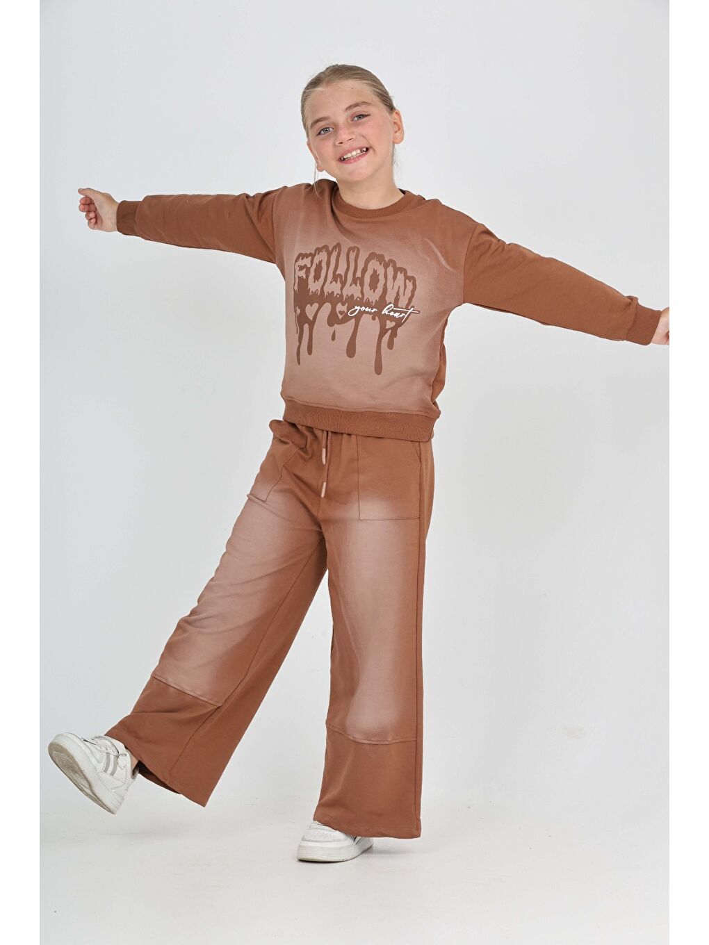 Kahverengi Kız Çocuk Follow Baskılı Eşofman Takım-1