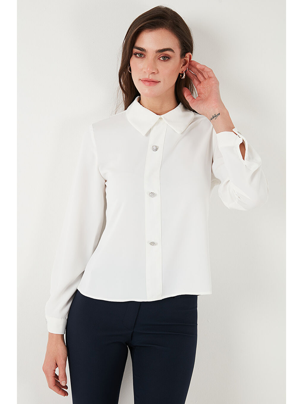 Ekru Taşlı Regular Fit Gömlek Yaka Fermuarlı Bluz 611Bz0493-5