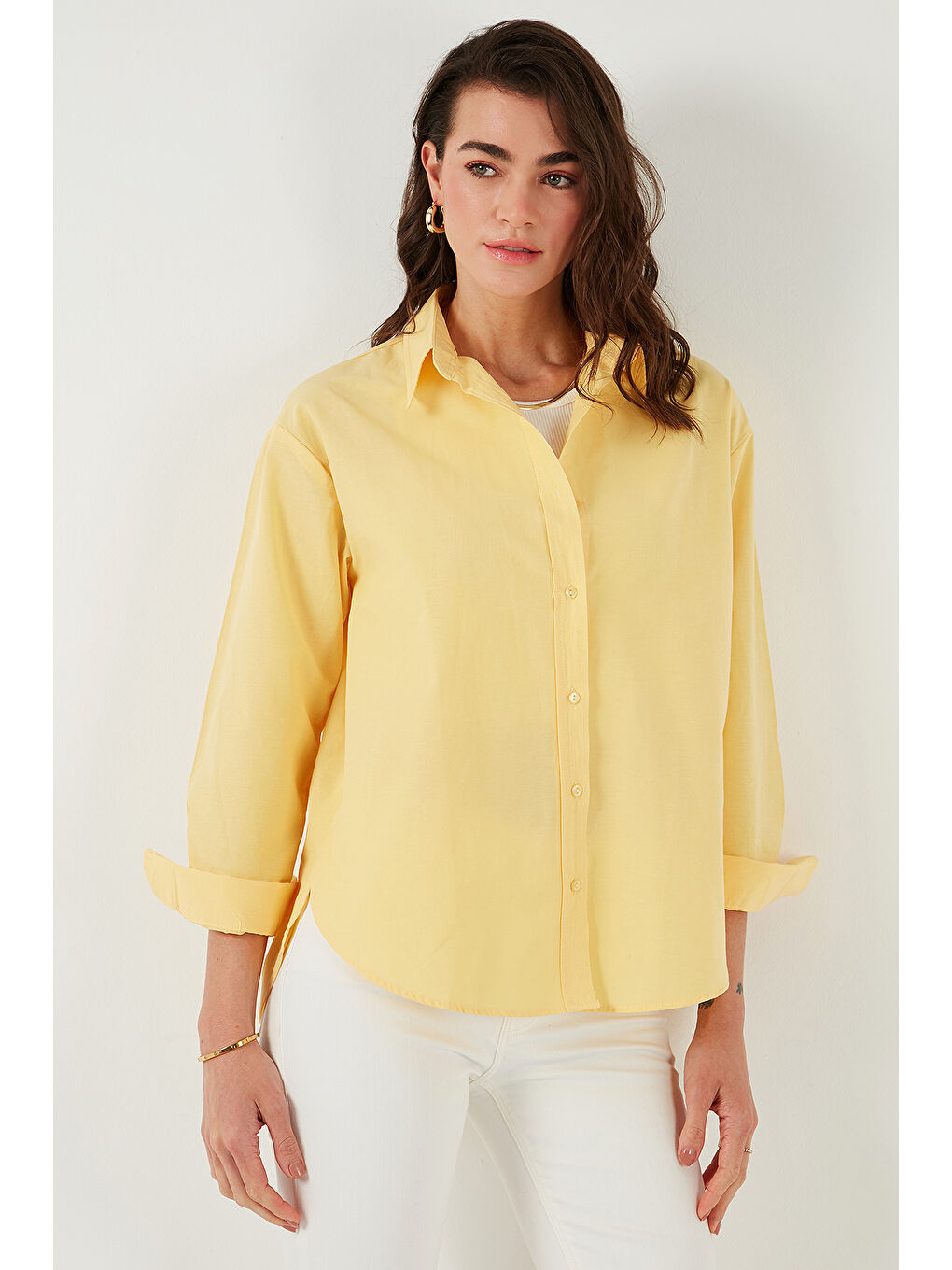 Sarı Pamuklu Regular Fit Önü Kısa Arkası Uzun Oval Kesim Gömlek Cf25S163867-5