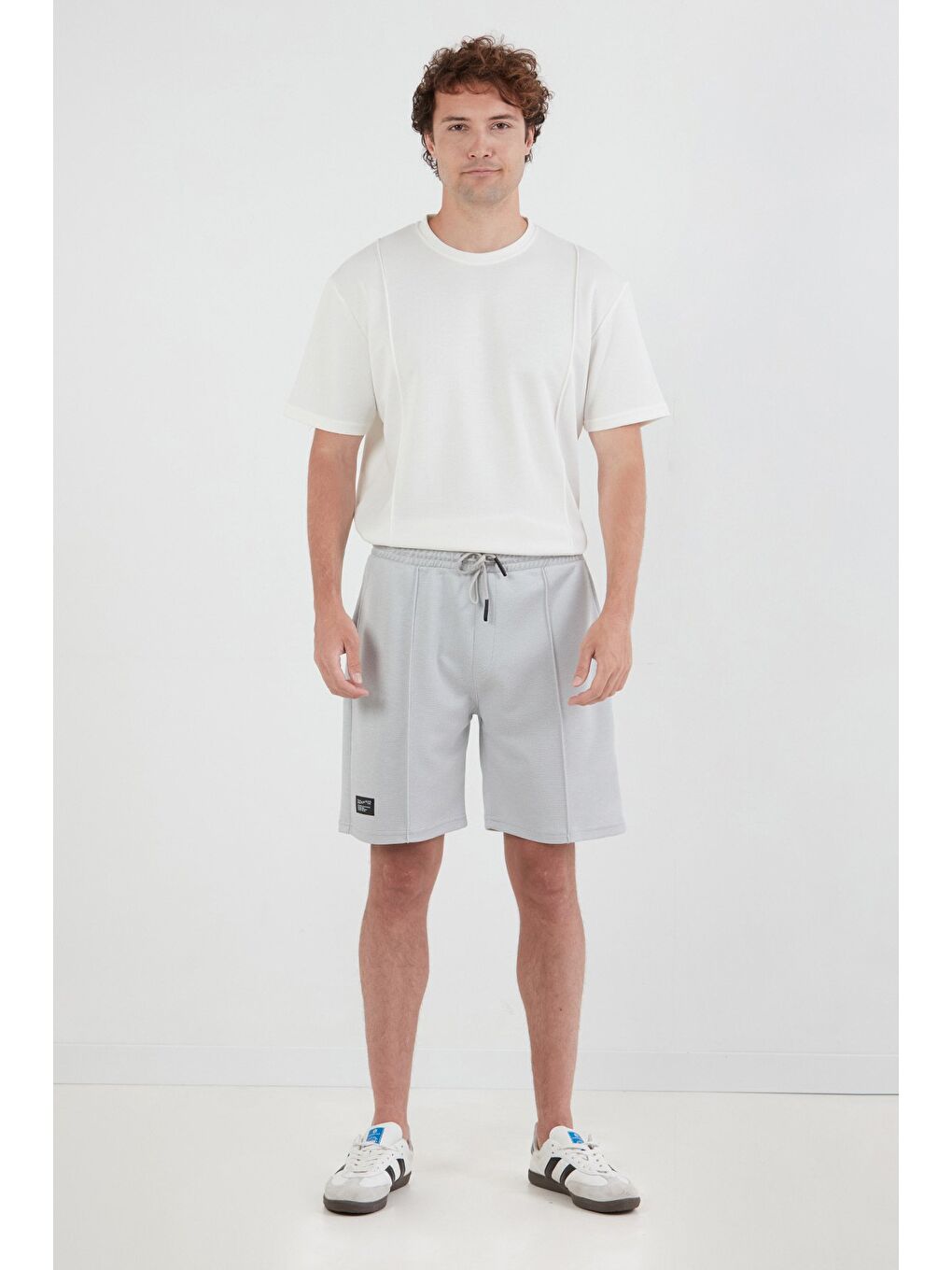 Gri Beli Lastikli Çimalı Cepli Şort-2