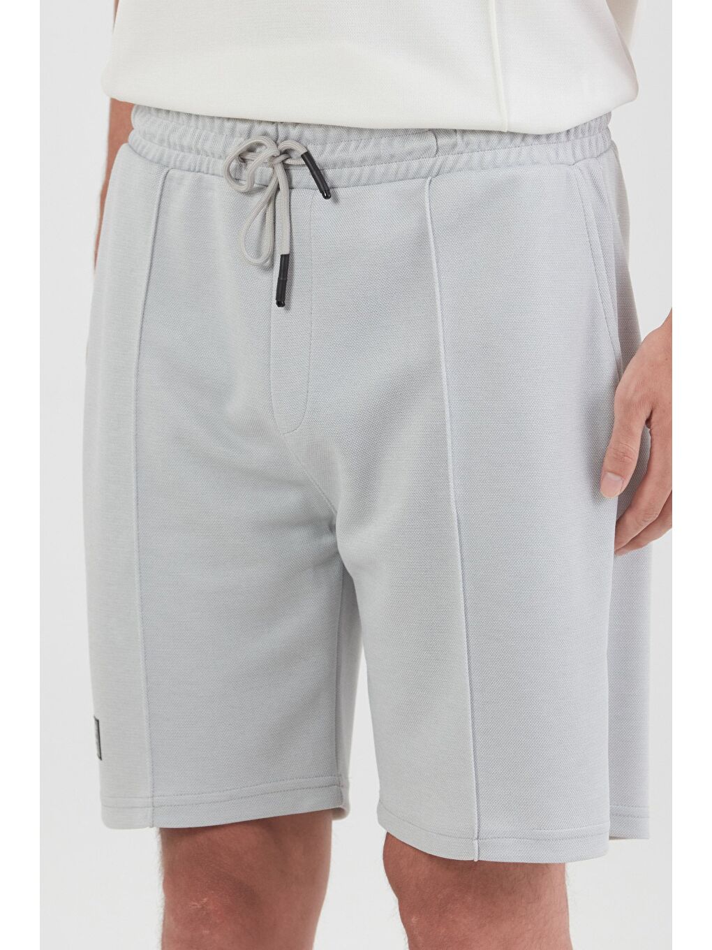 Gri Beli Lastikli Çimalı Cepli Şort-3