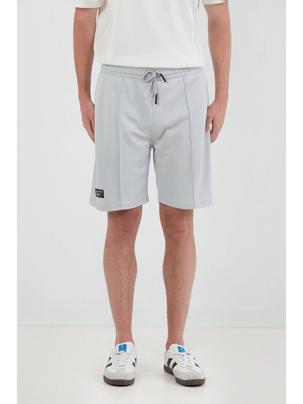 Gri Beli Lastikli Çimalı Cepli Şort-4