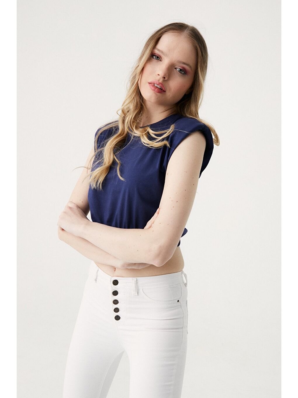 İndigo Vatkalı Crop Tişört-2