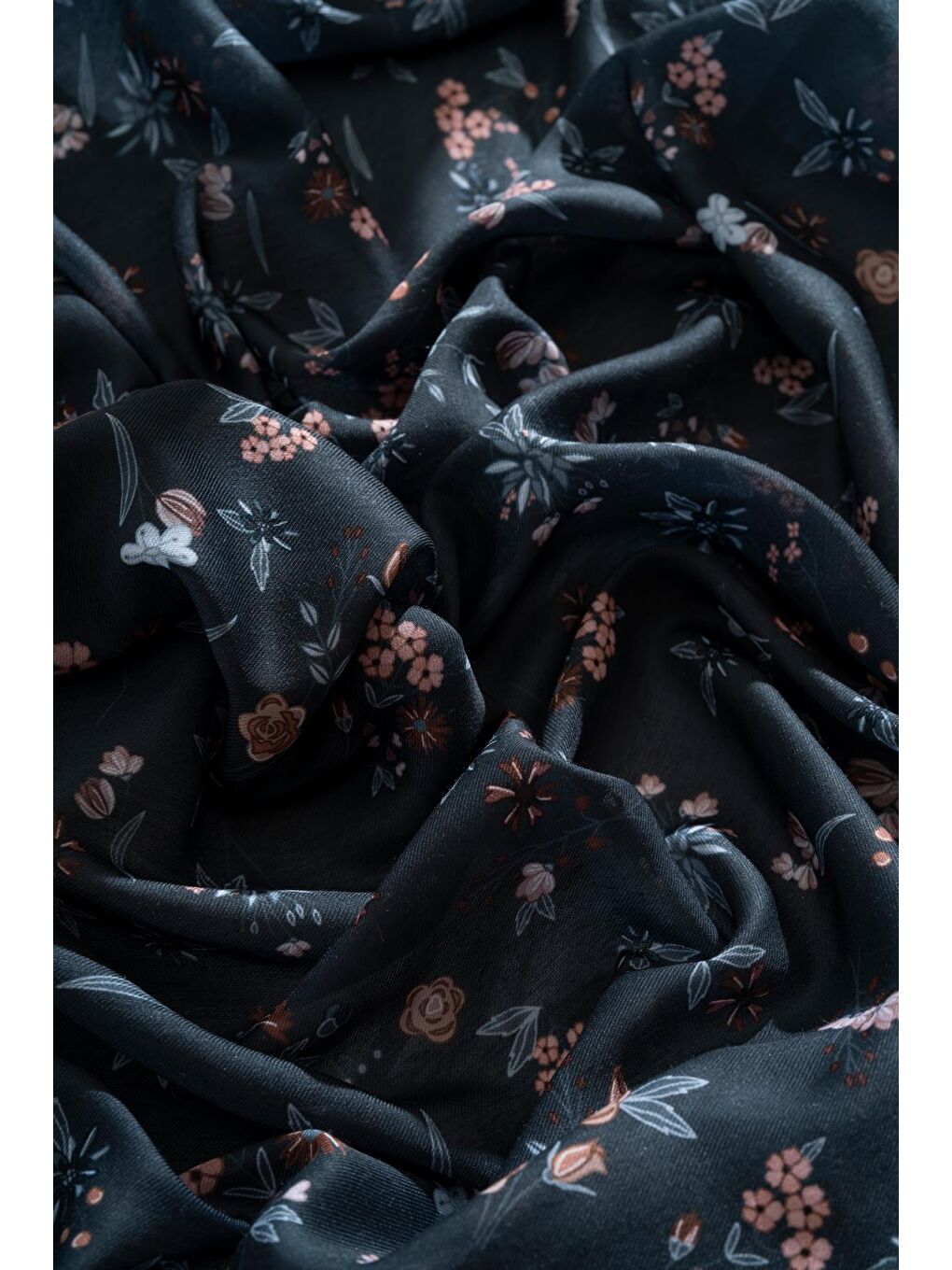 Antrasit Kadın Digital Baskılı Çiçek Desen Soft Eşarp-2