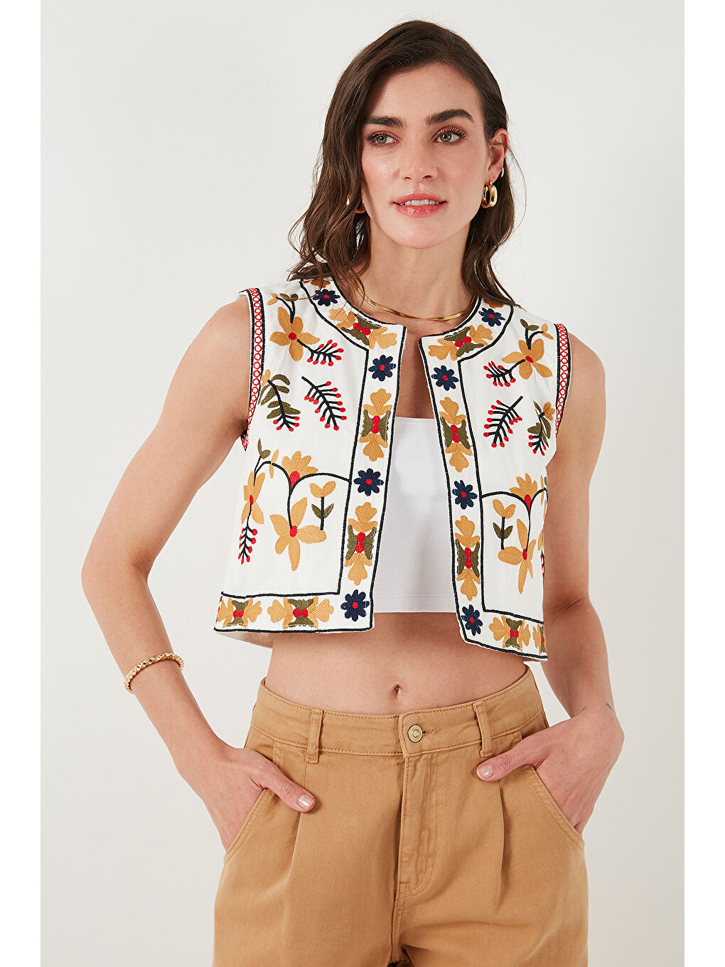 Ekru Pamuklu Regular Fit Çiçekli Nakış İşlemeli Crop Yelek 676237-4