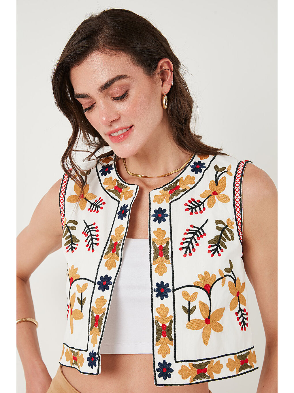 Ekru Pamuklu Regular Fit Çiçekli Nakış İşlemeli Crop Yelek 676237-5