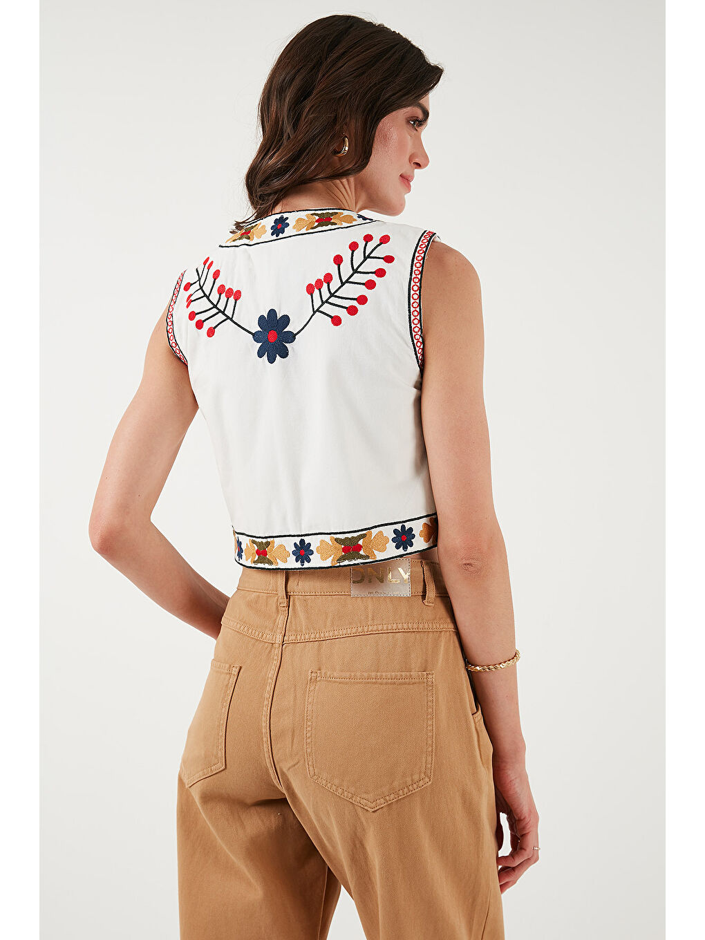 Ekru Pamuklu Regular Fit Çiçekli Nakış İşlemeli Crop Yelek 676237-6