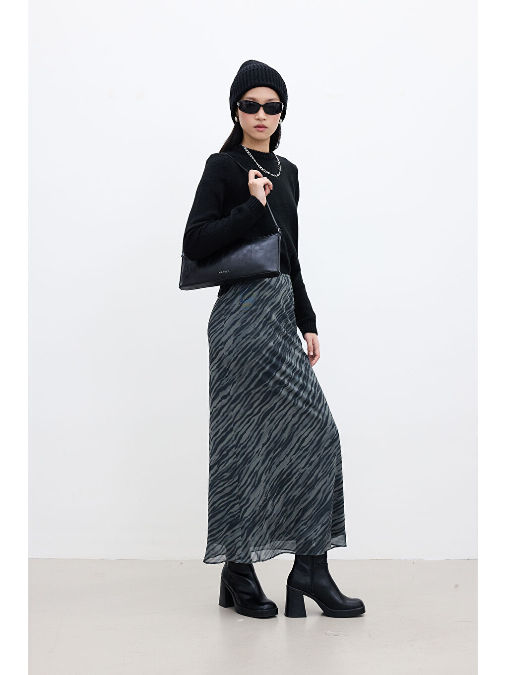 Siyah Desenli Tül Midi Boy Etek Wave-1