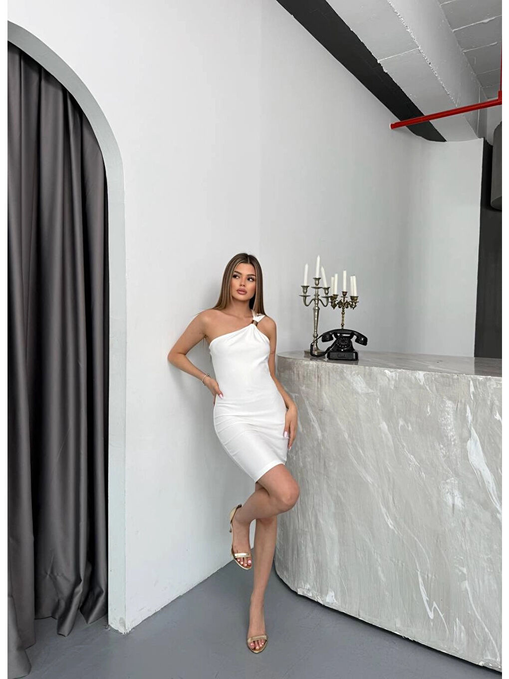 Kadın Beyaz Ottoman Kumaş Tek Omuz Toka Detaylı Elbise HZL25S-FRY123151-2