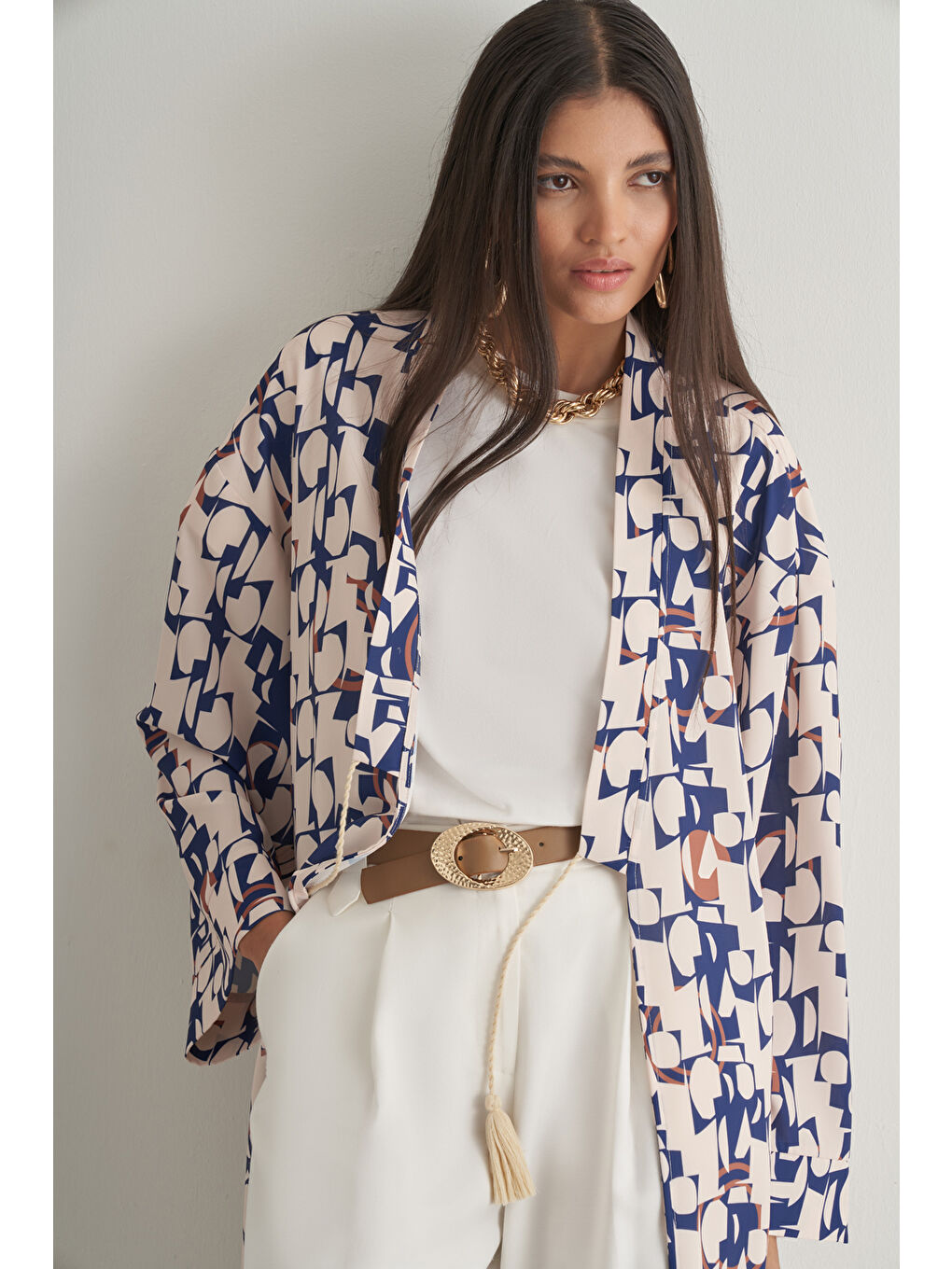 Siyah Keten Dokulu Naturel Desenli Uzun Kimono Üst-1