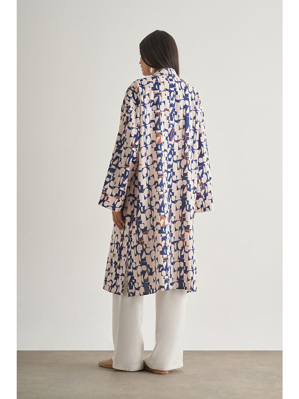 Siyah Keten Dokulu Naturel Desenli Uzun Kimono Üst-3