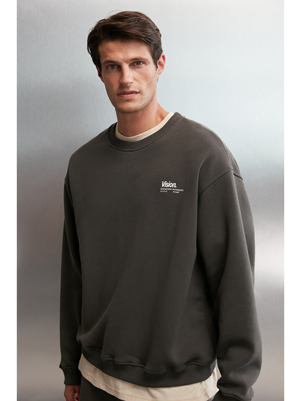 Gri Ernest Erkek Organik Pamuklu Yumuşacık Baskı Detaylı Bisiklet Yaka İçi Polarlı GRİ Sweatshirt-4