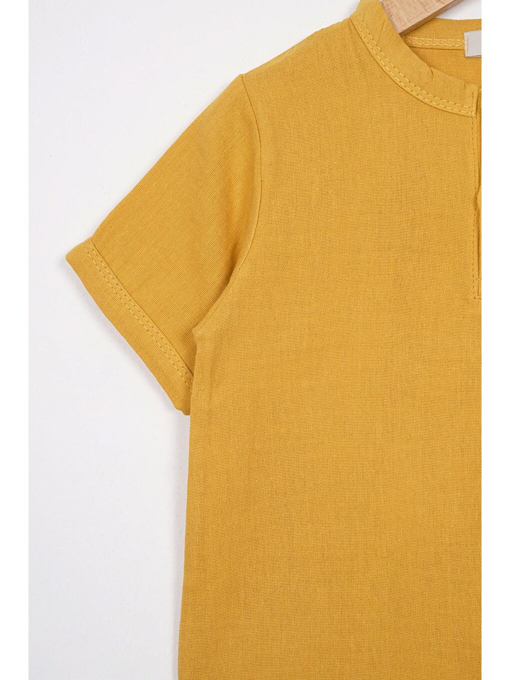 Sarı Bisiklet Yaka Düğme Detaylı Erkek Çocuk Şortlu Takım-1