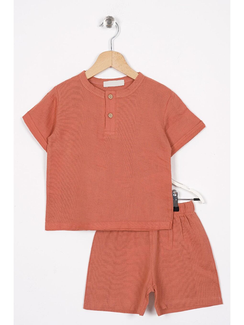 Kahverengi Bisiklet Yaka Düğme Detaylı Erkek Çocuk Şortlu Takım