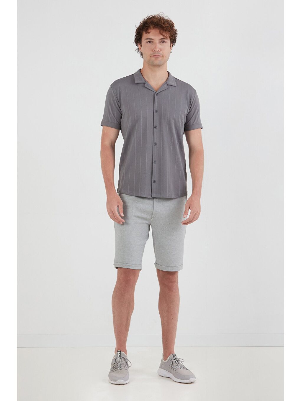 Gri Kırçıllı Beli Lastikli Duble Paça Cepli Şort-1