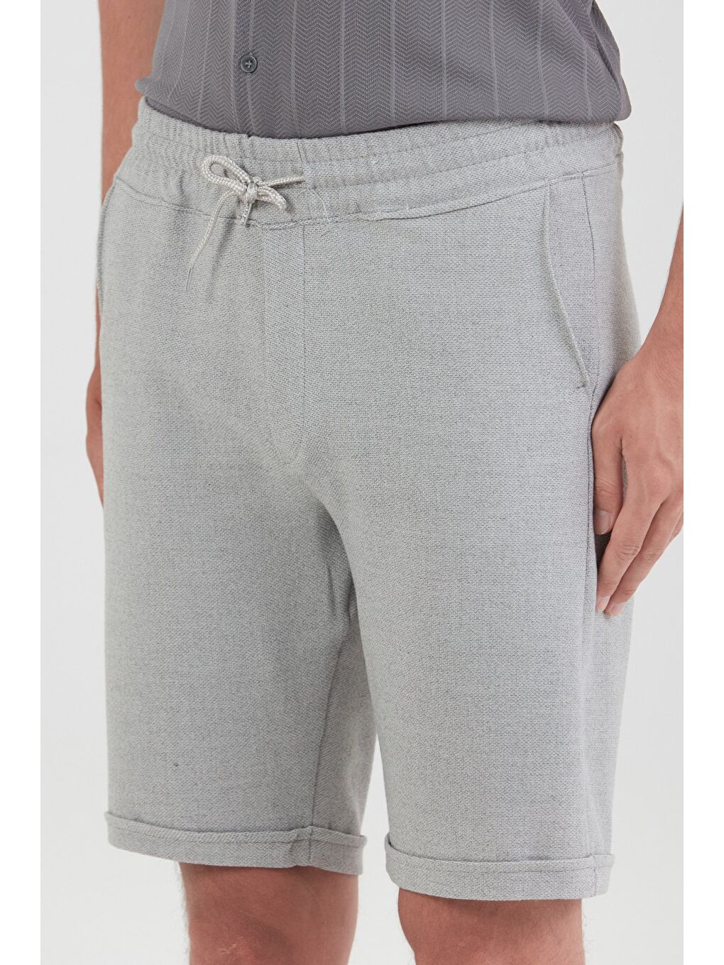 Gri Kırçıllı Beli Lastikli Duble Paça Cepli Şort-3