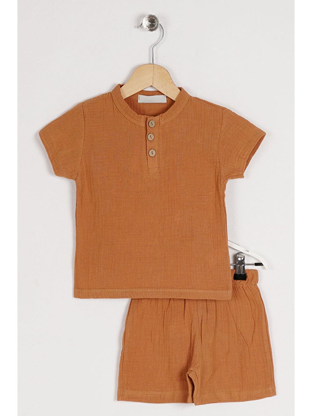 Kahverengi Bisiklet Yaka Düğme Detaylı Erkek Çocuk Şortlu Takım