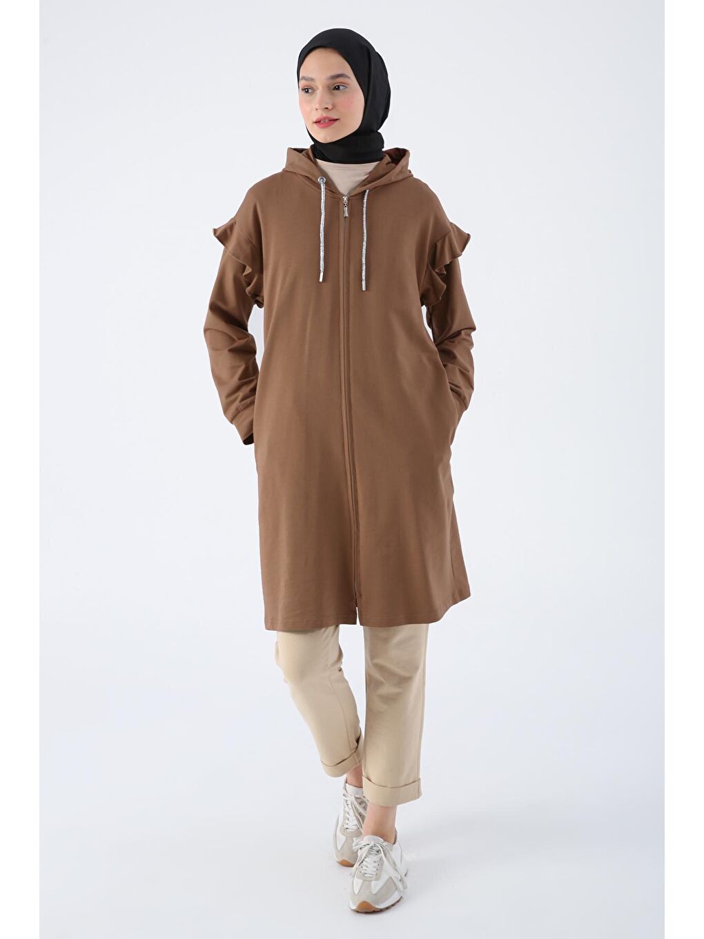 Kahverengi Kahve Pamuklu Omzu Volanlı Kapüşonlu Simli Bağcık Detaylı Fermuarlı Hırka