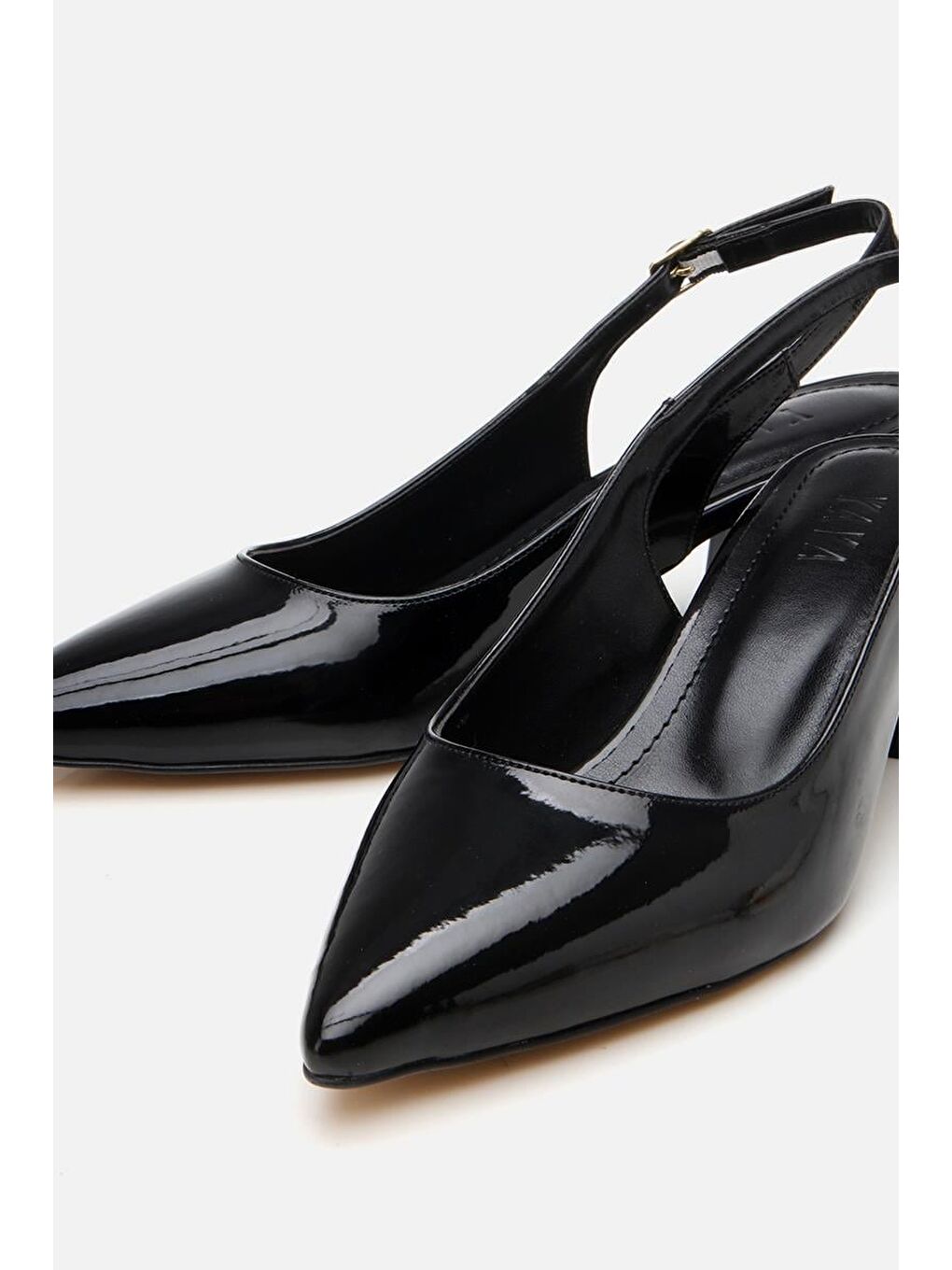Kadın Rugan Siyah Arkası Açık Topuklu Ayakkabı-5