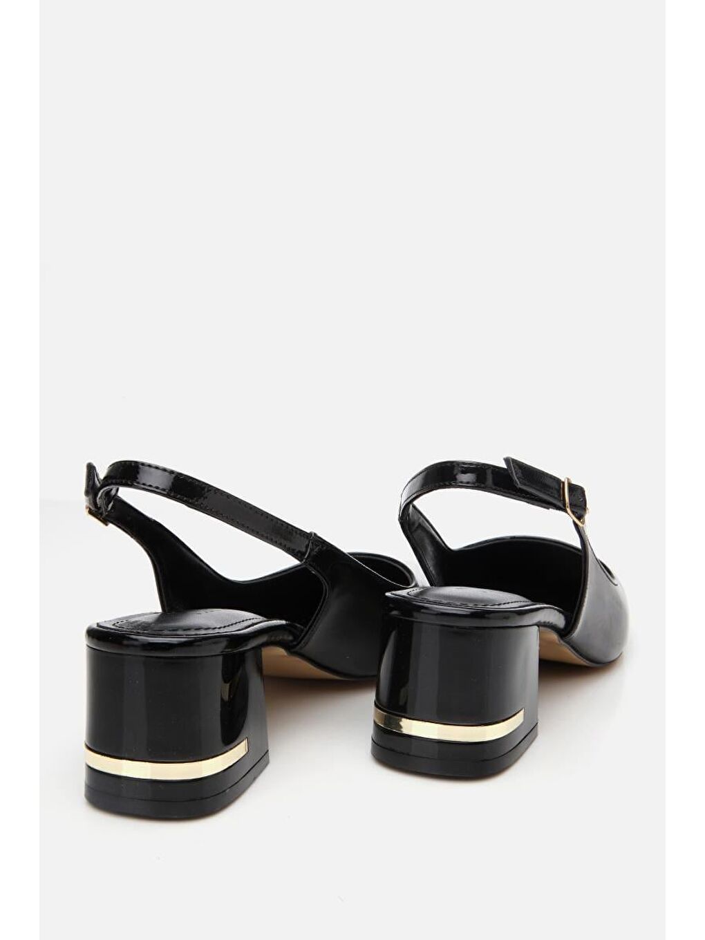 Kadın Rugan Siyah Arkası Açık Topuklu Ayakkabı-8