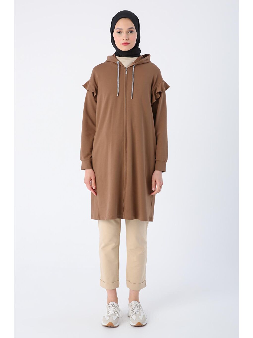 Kahverengi Kahve Pamuklu Omzu Volanlı Kapüşonlu Simli Bağcık Detaylı Fermuarlı Hırka-1