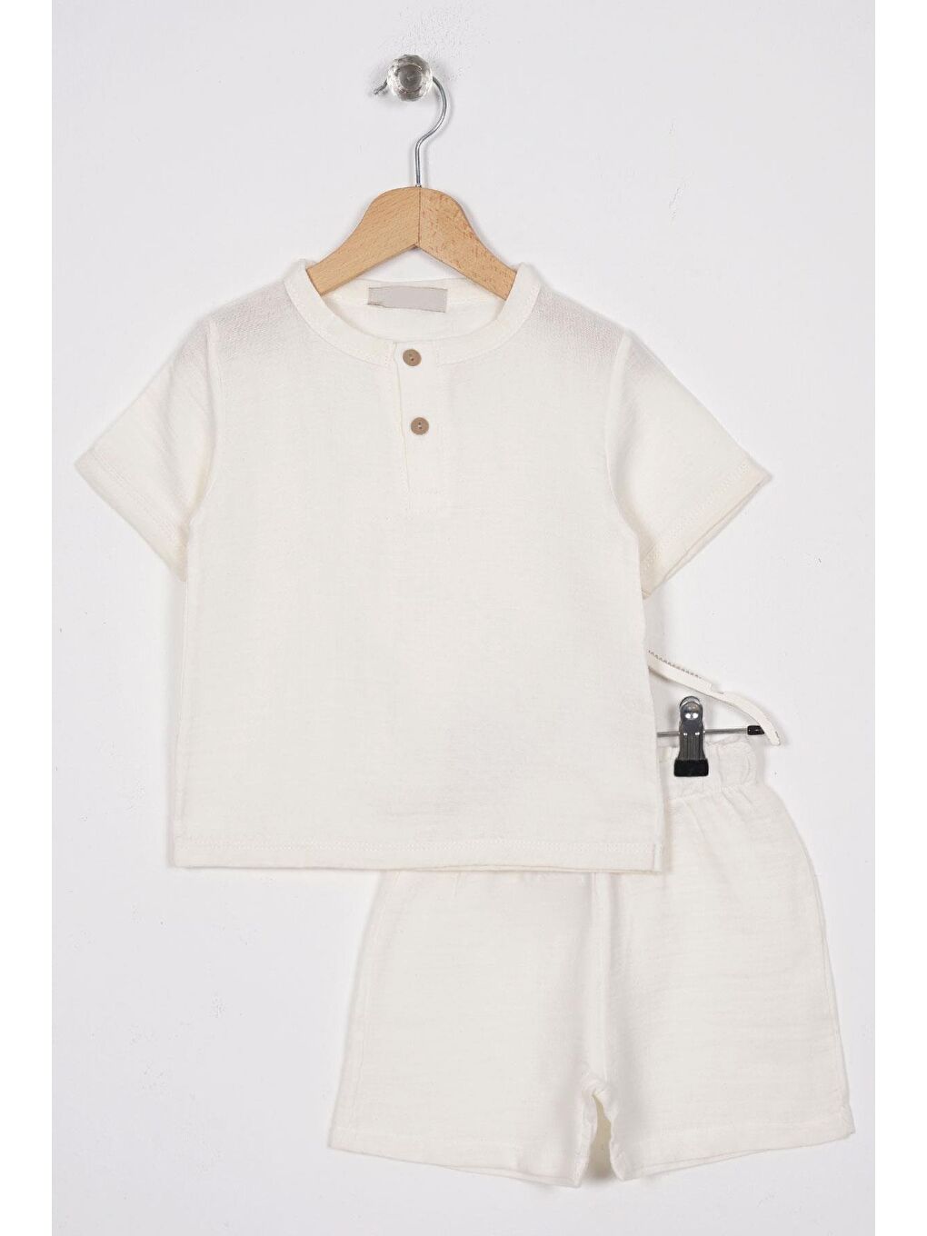 Ekru Bisiklet Yaka Düğme Detaylı Erkek Çocuk Şortlu Takım