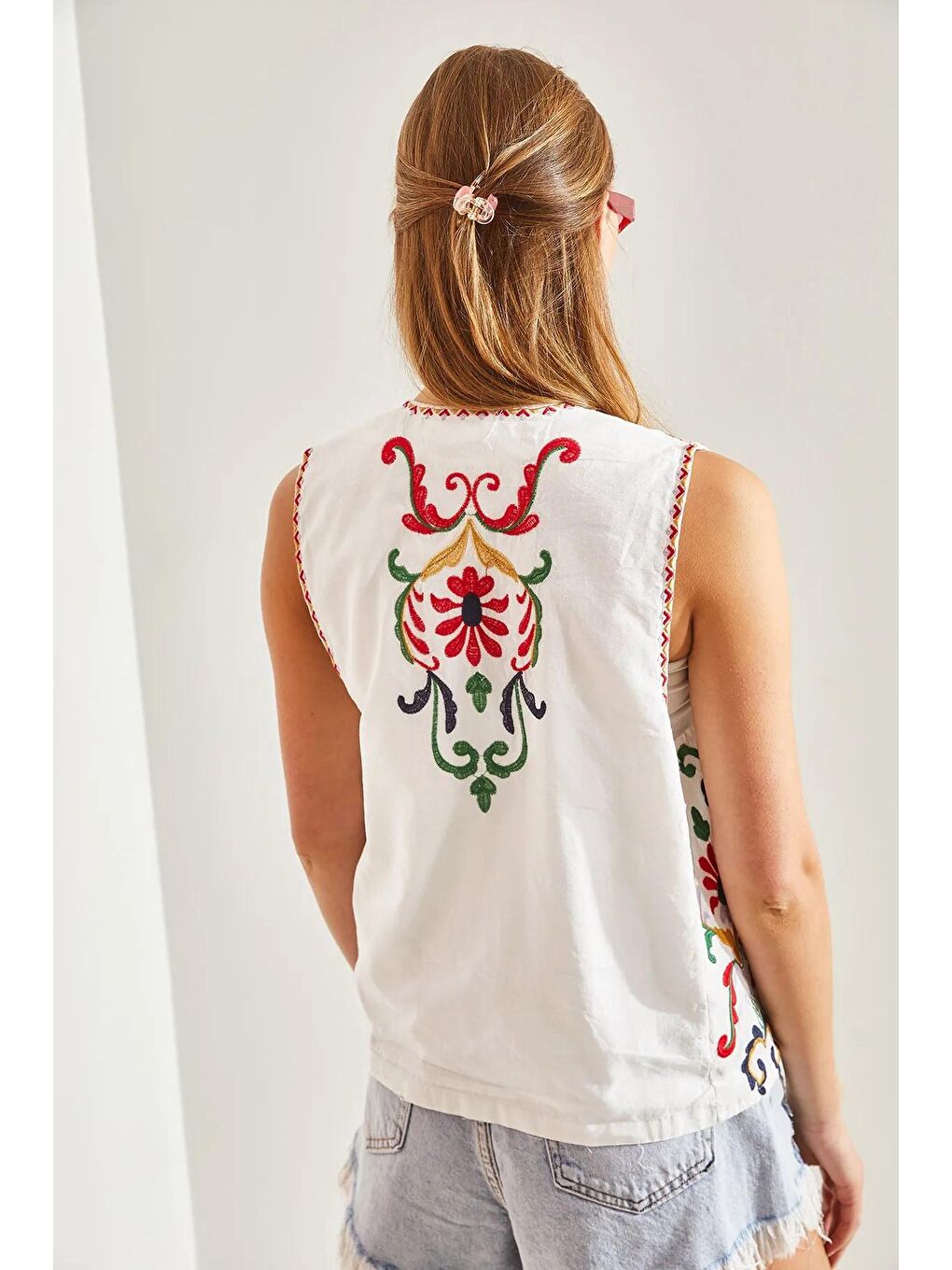 Beyaz Kadın Nakış İşlemeli Astarlı Yelek 60131016-1