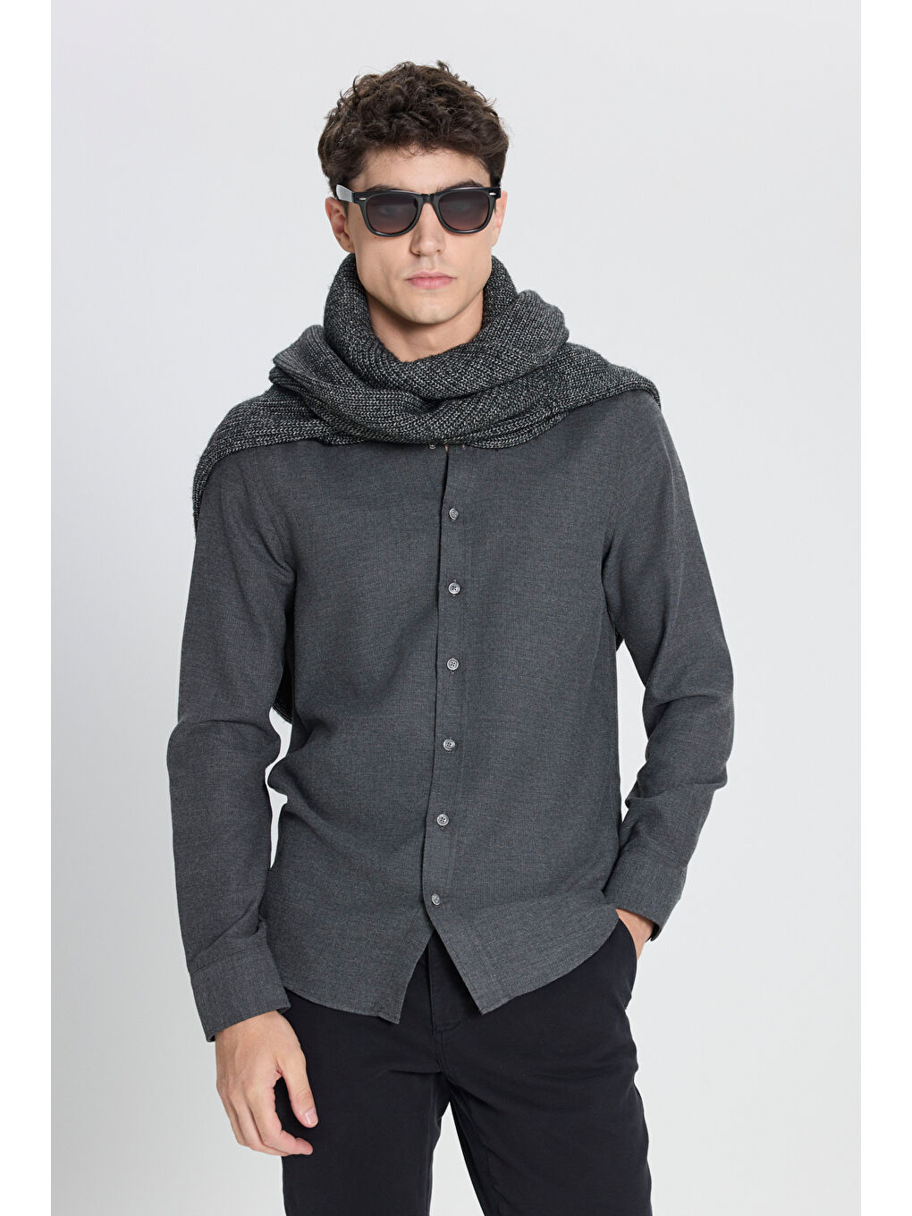 Erkek Antrasit Pamuklu Flanel Slim Fit Dar Kesim Düğmeli Yaka Armürlü Gömlek-2