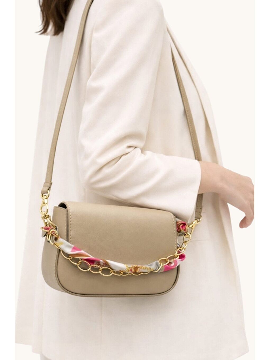 Bej Kadın Zincir Detaylı Fular Aksesuarlı Omuz & Çapraz Çanta 12647-1