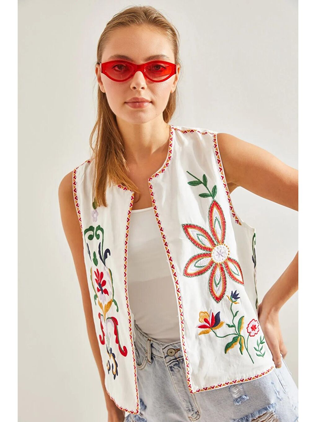 Beyaz Kadın Nakış İşlemeli Astarlı Yelek 60131016-3