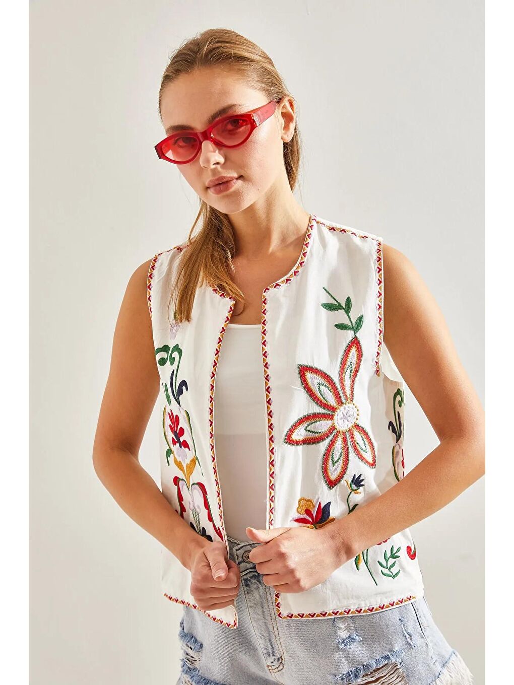 Beyaz Kadın Nakış İşlemeli Astarlı Yelek 60131016-4