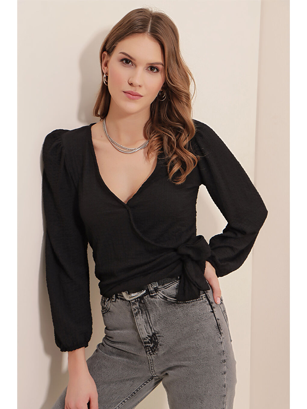0441 Anvelop Örme Bluz - Siyah