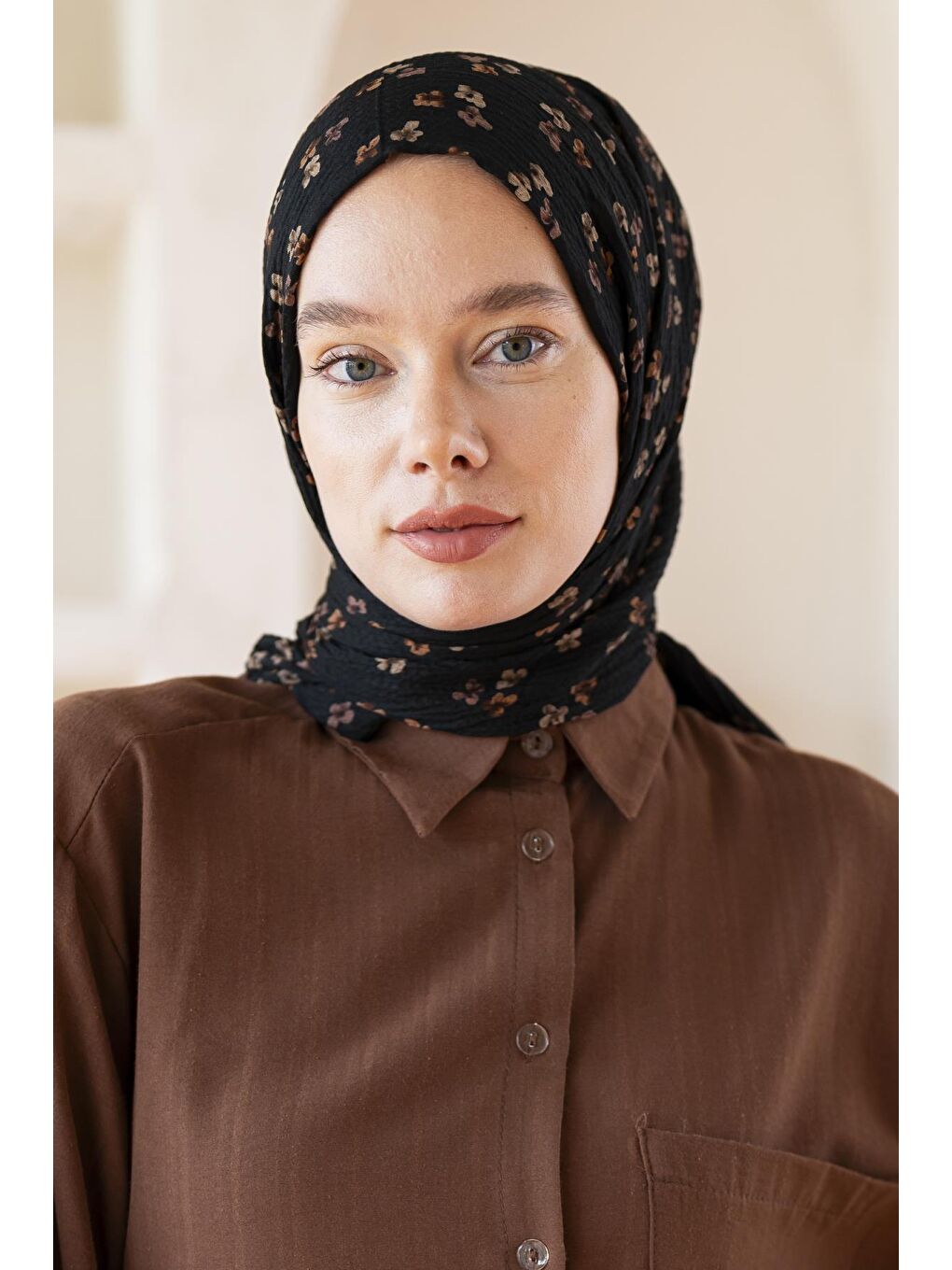 Bej Kadın Çiçek Desenli Kırışmaz Bürümcük Şal 190*80 Cm-1