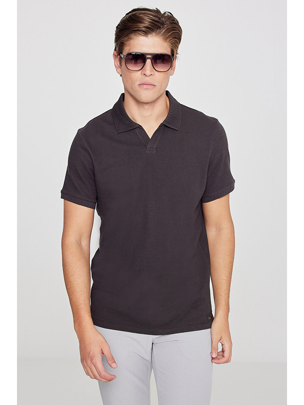 Erkek Kahverengi %100 Pamuk Slim Fit Dar Kesim Polo Yaka Jakarlı Tişört-2