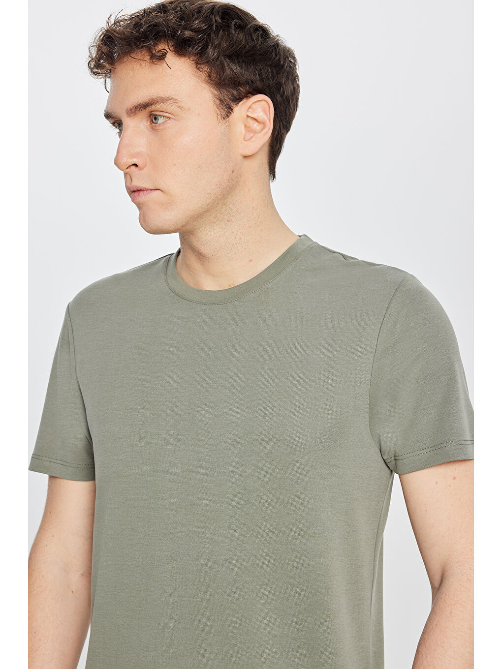 Erkek Haki Yumuşak Dokulu Slim Fit Dar Kesim Bisiklet Yaka Tişört-3