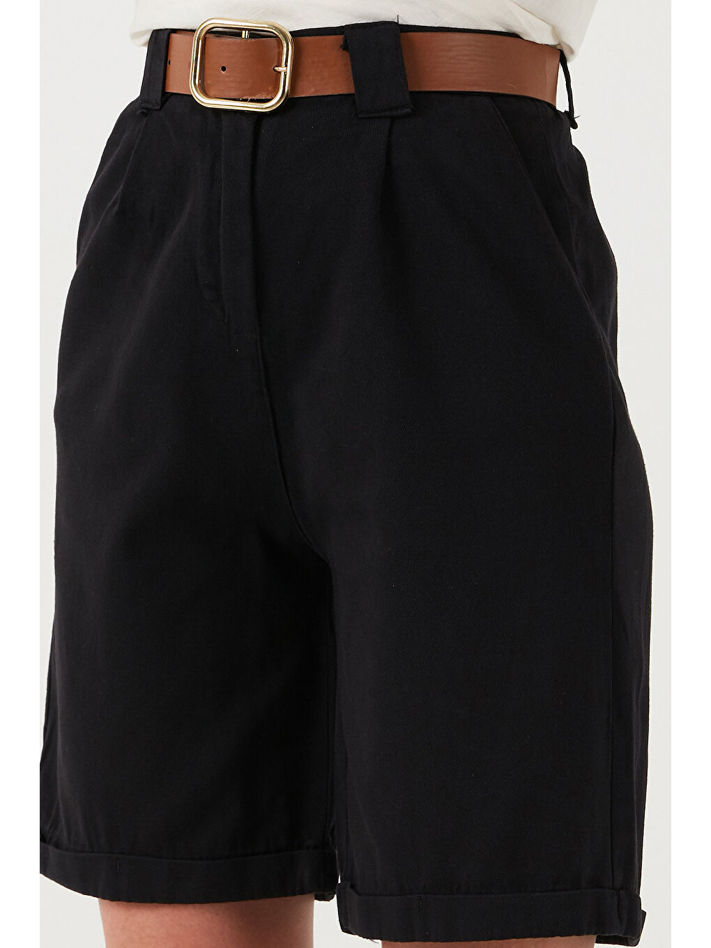 Siyah Pamuklu Relaxed Fit Yüksel Bel Kemerli Gabardin Short 668Yp4710-3