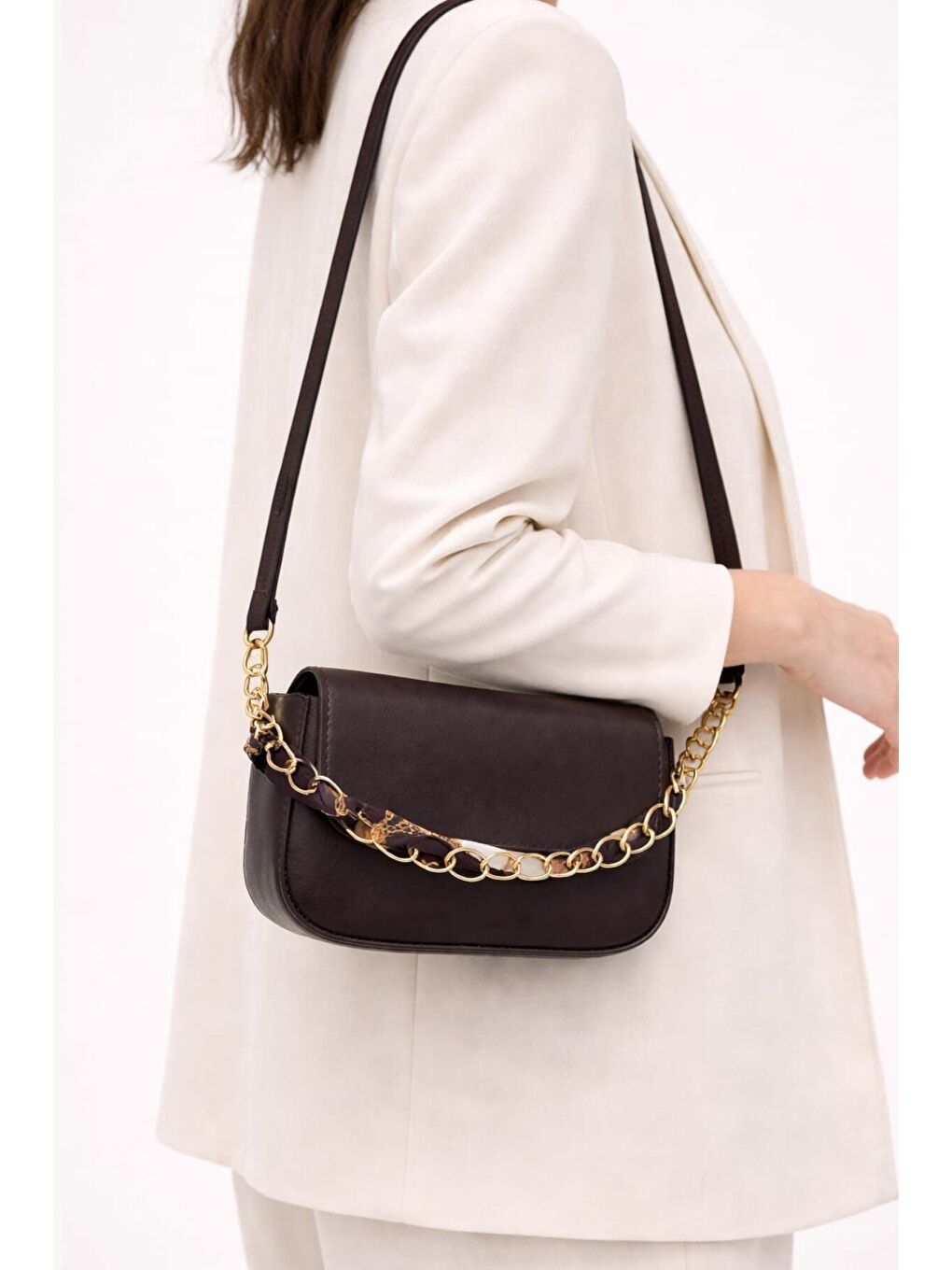Kahverengi Kadın Zincir Detaylı Fular Aksesuarlı Omuz & Çapraz Çanta 12648-1