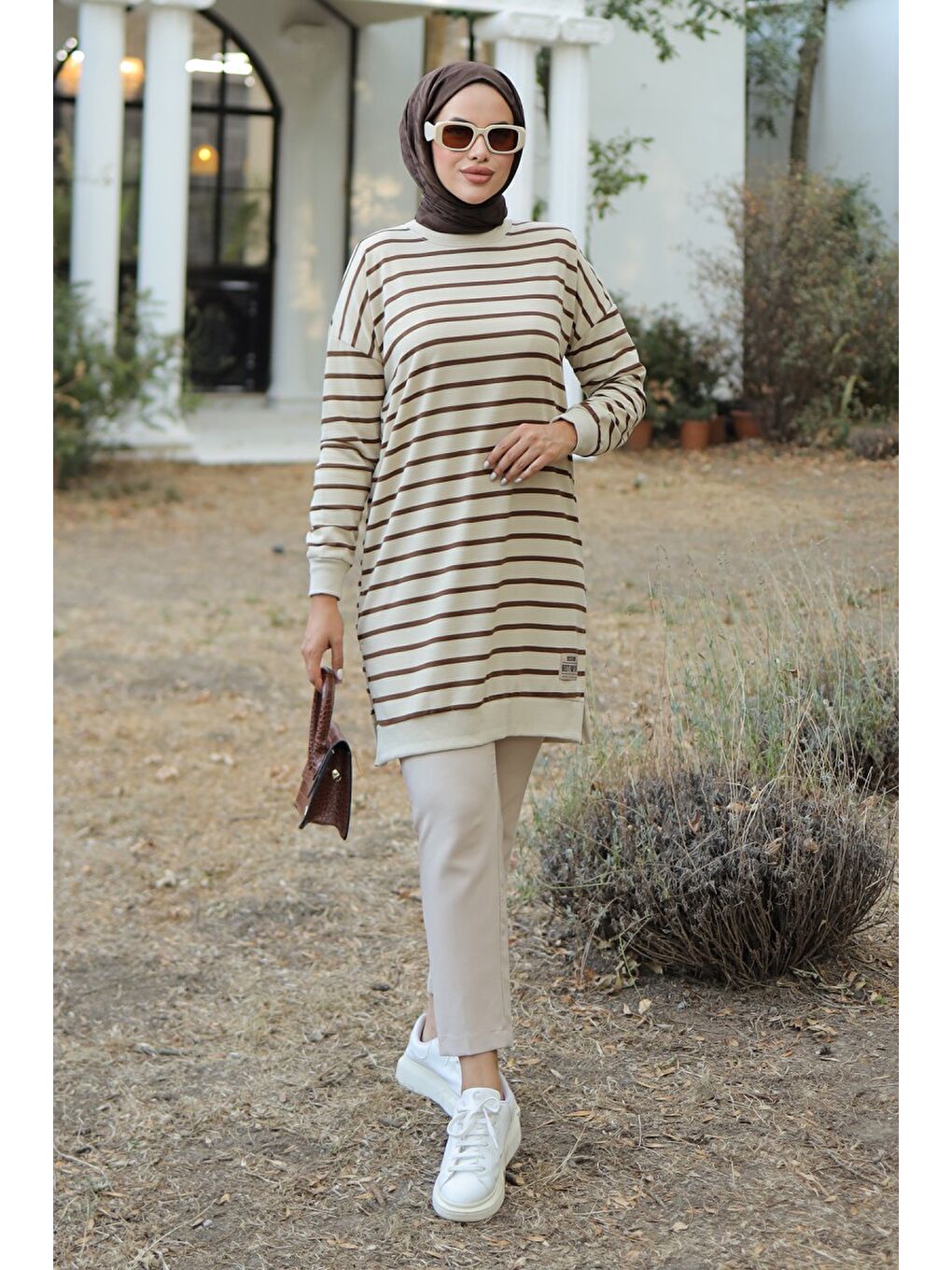 Kahverengi Kadın Bisiklet Yaka Çizgili Armalı Tunik - 26564 Kahve - 26564-1