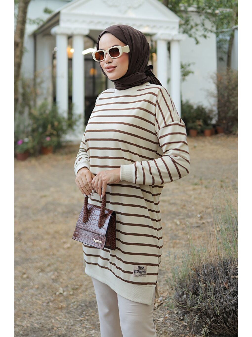 Kahverengi Kadın Bisiklet Yaka Çizgili Armalı Tunik - 26564 Kahve - 26564-3