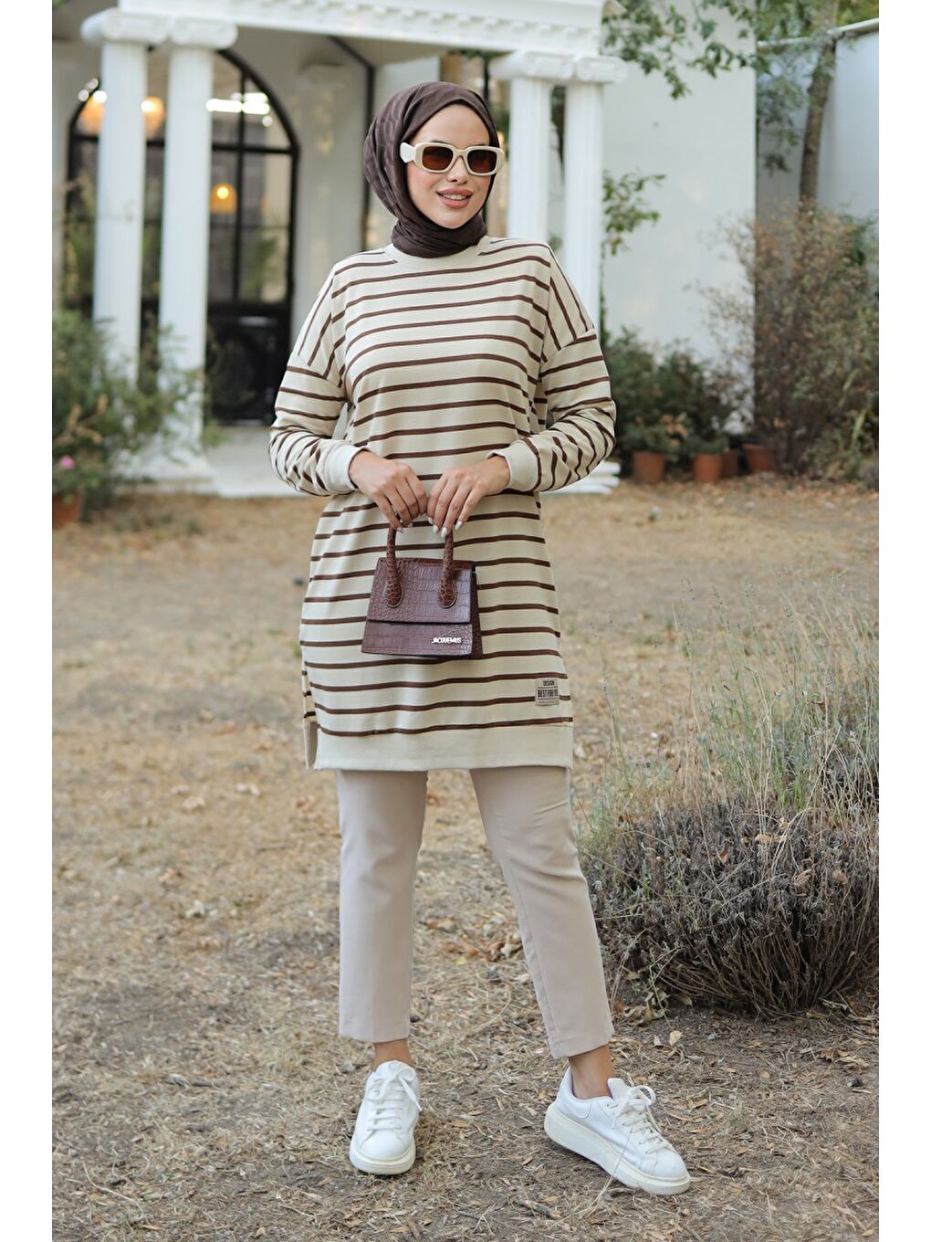 Kahverengi Kadın Bisiklet Yaka Çizgili Armalı Tunik - 26564 Kahve - 26564-4