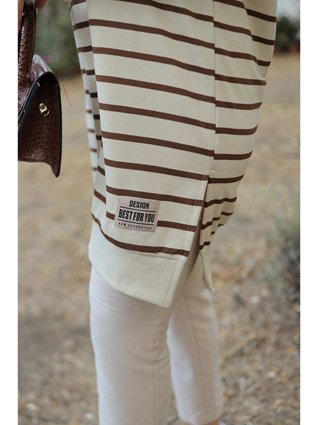 Kahverengi Kadın Bisiklet Yaka Çizgili Armalı Tunik - 26564 Kahve - 26564-5