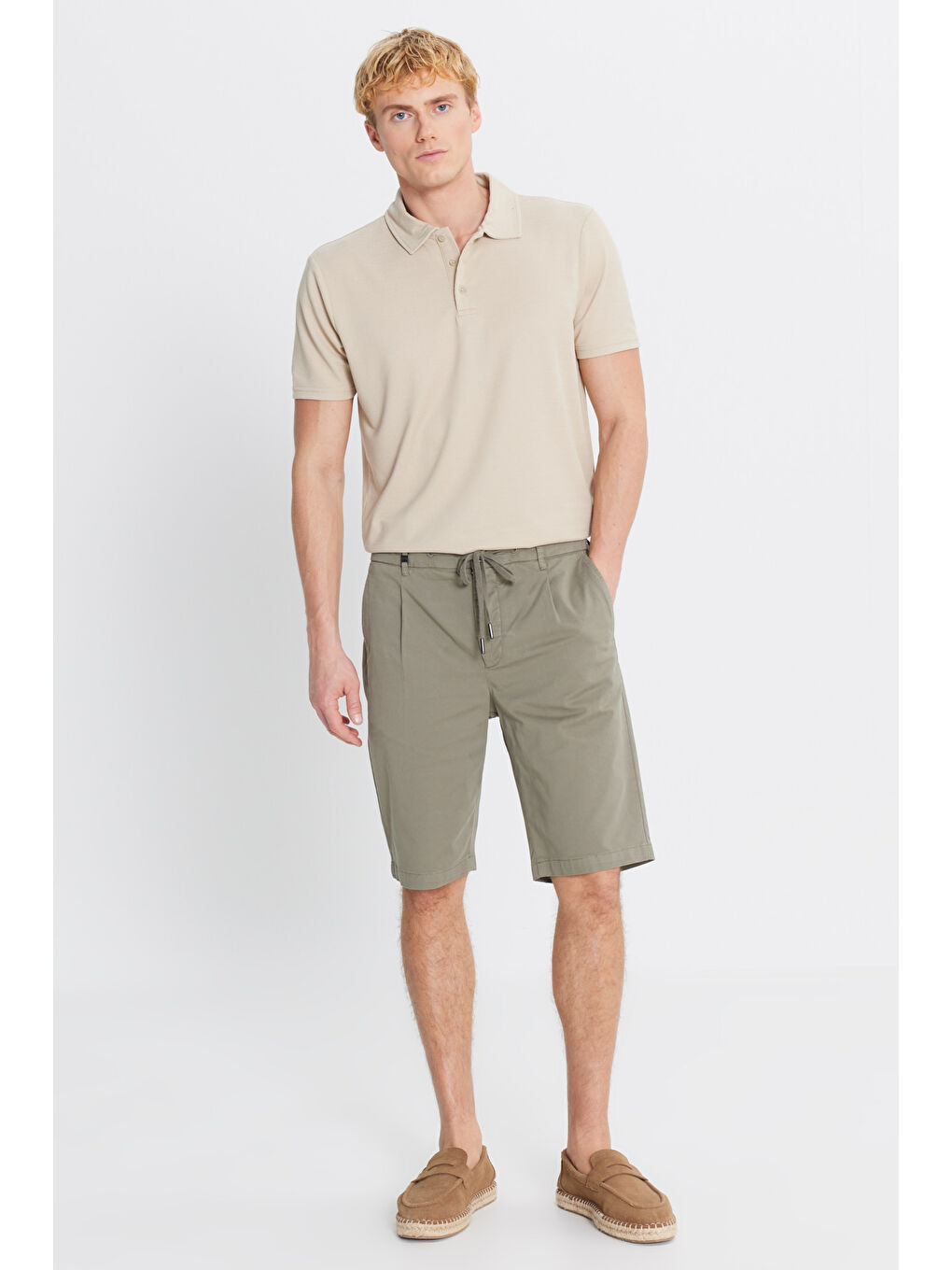 Erkek Haki Pamuklu Slim Fit Beli Bağlamalı Yan Cepli Esnek Şort-1