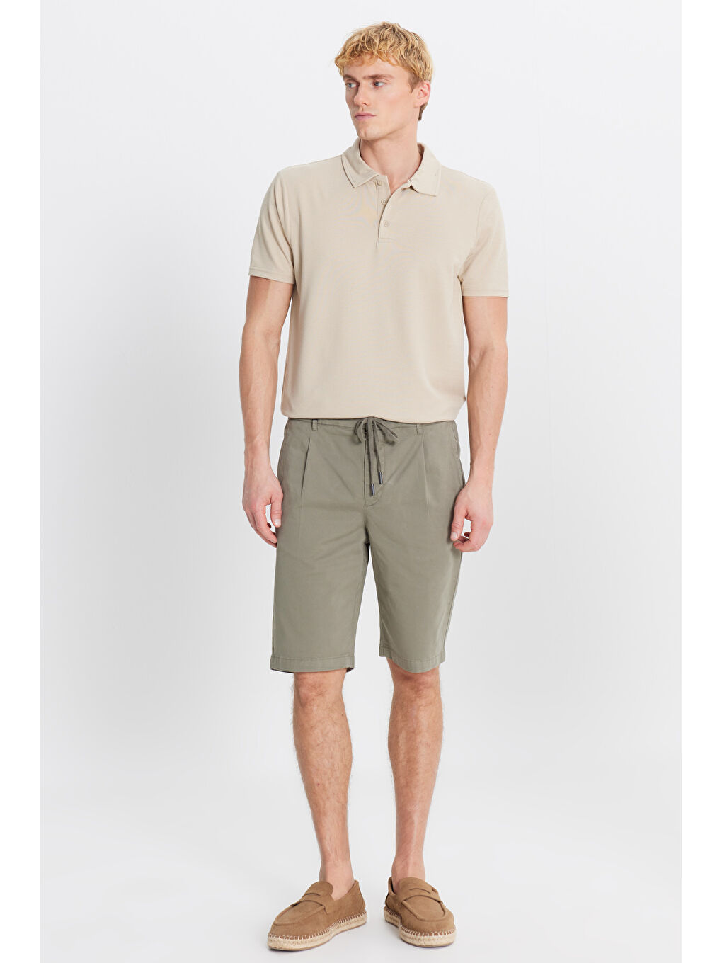 Erkek Haki Pamuklu Slim Fit Beli Bağlamalı Yan Cepli Esnek Şort-2