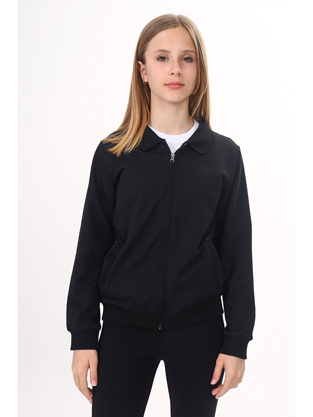 Siyah Kız Çocuk Okul Nakışlı Hırka