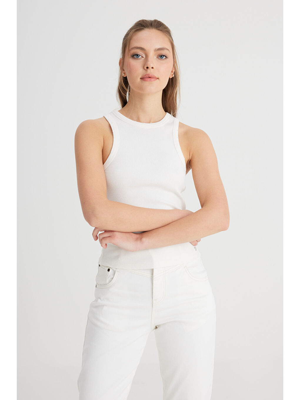 Slim Fit Dar Kesim Bisiklet Yaka Beyaz Bluz-2