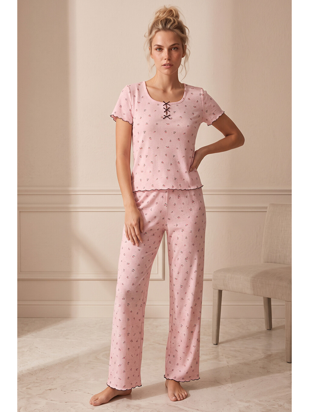 Pembe Çiçek Desenli Fiyonklu Pointelli Örme Pijama Takımı 26120660-1