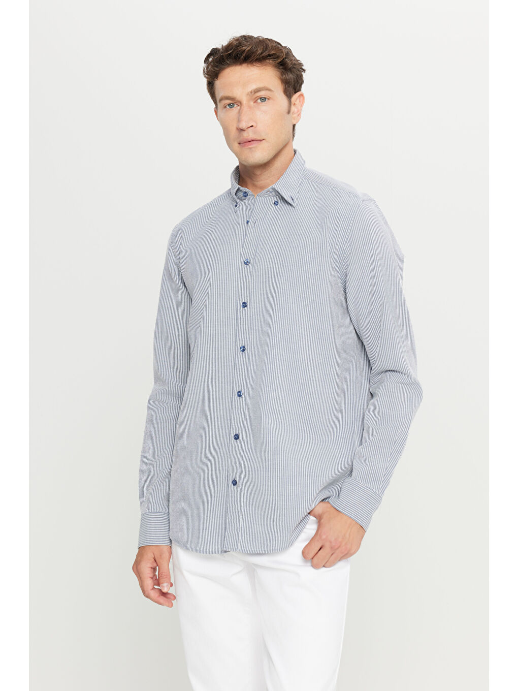 Erkek Lacivert-Beyaz %100 Pamuk Slim Fit Dar Kesim Düğmeli Yaka Çizgili Gömlek-2