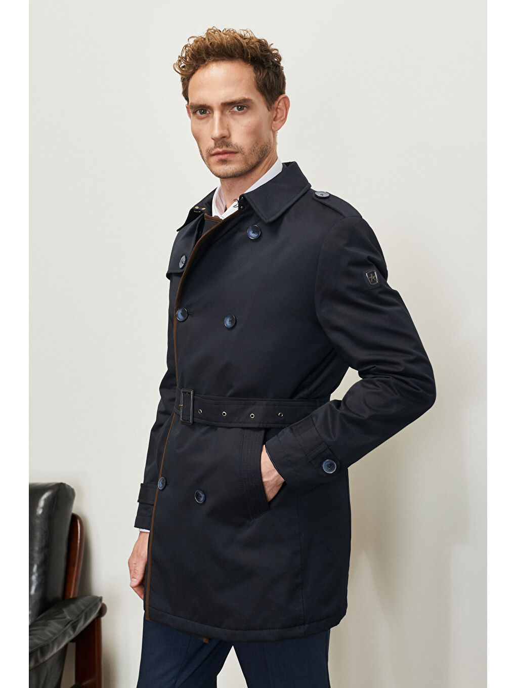 Erkek Lacivert Standart Fit Normal Kesim Bebe Yaka Beli Kemerli Pamuklu Kışlık Trençkot-1