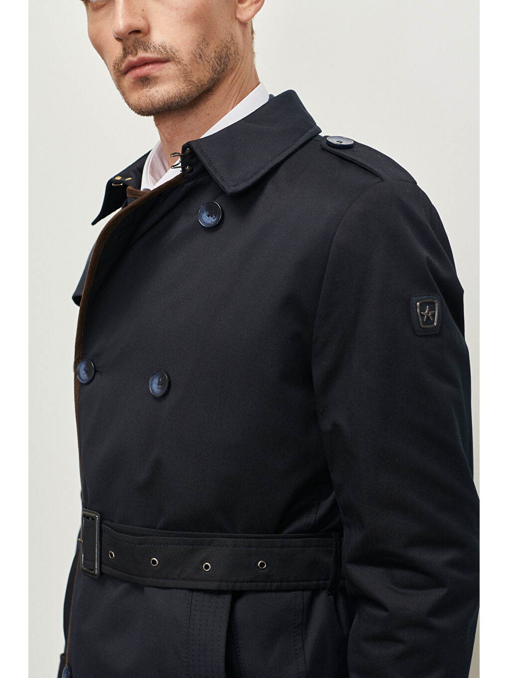 Erkek Lacivert Standart Fit Normal Kesim Bebe Yaka Beli Kemerli Pamuklu Kışlık Trençkot-3